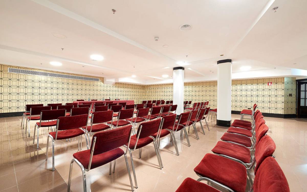 4 salas de reuniões Hotel ILUNION San Sebastián 4 salas de reuniões Hotel ILUNION San Sebastián