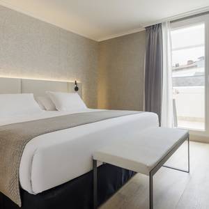 Quarto suite junior Hotel ILUNION San Sebastián